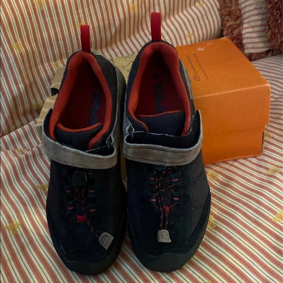 Teva Riva Mesh Waterproof K's size 3.5 New with box - Picture 4 of 6